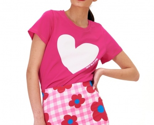 274783-camiseta-fucsia-corazon