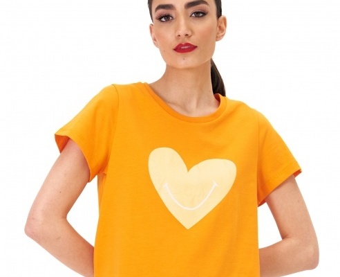 274786-camiseta-naranja-corazon