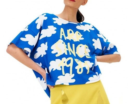 274917-camiseta-azul-nubes-1981