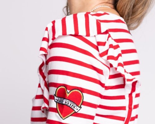 camiseta-rayas-corazon-bordado