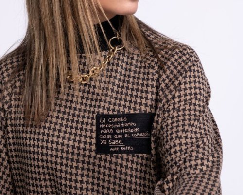 sudadera-cabeza-corazon-bordado