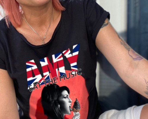 camiseta-de-mujer-oversize-amy-negra