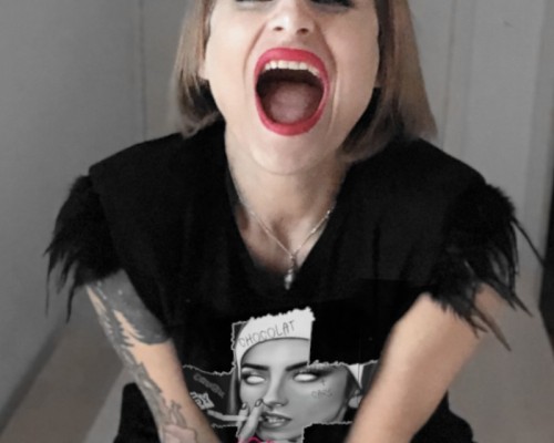 camiseta-de-mujer-plumas-vodka-end-negra